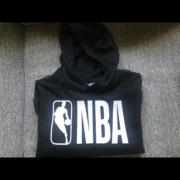 NEW WITH TAGS OFFICIAL NBA SWEATSHIRT - Picture 3 of 8